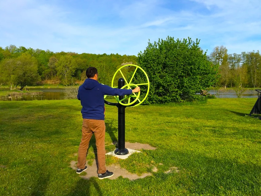 Appareil fitness extérieur Volant barreur